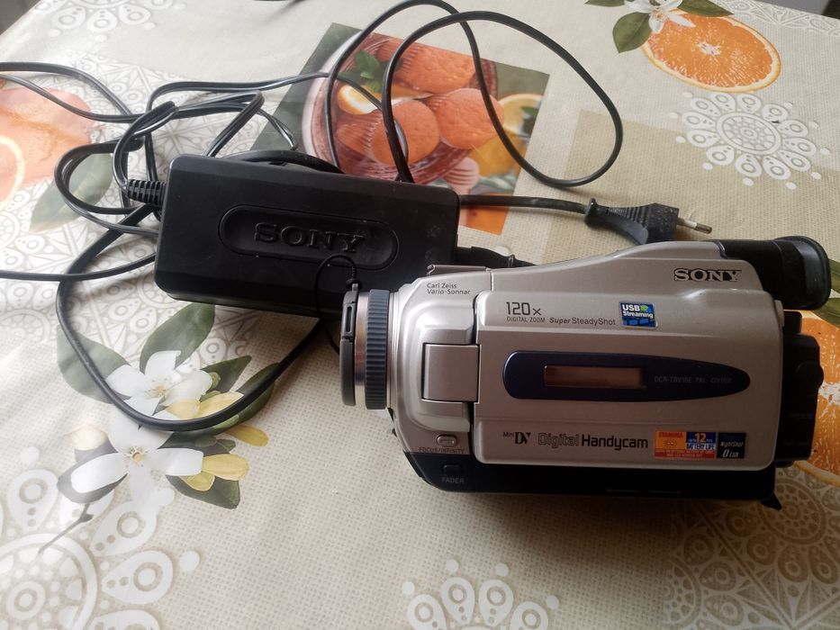 Kamera Sony DCR-TRV16E Handycam MiniDV + ładowarka | sprawna