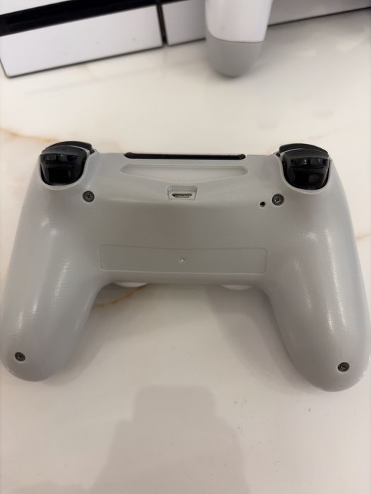 Продам playstation 4 Fat на 500 гб