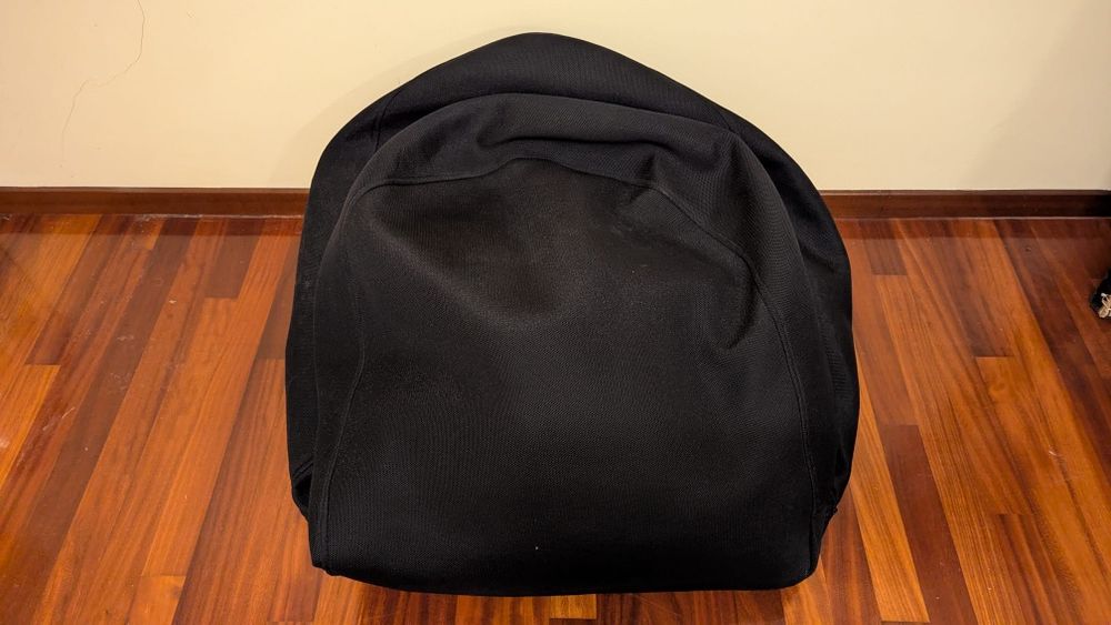 Puff IKEA modelo Bussan preto