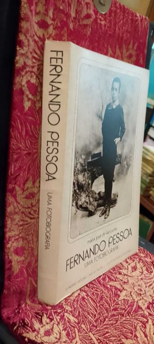 Fernando Pessoa "Fotobiografia" Maria José de Lencastre