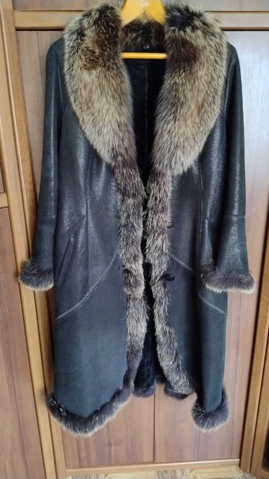 Продам натуральную дубленку размер 52-54.