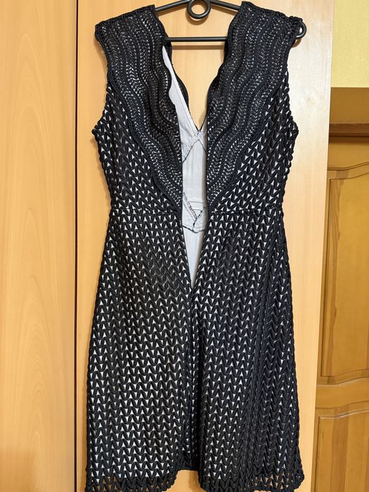 Шикарное платье Reiss