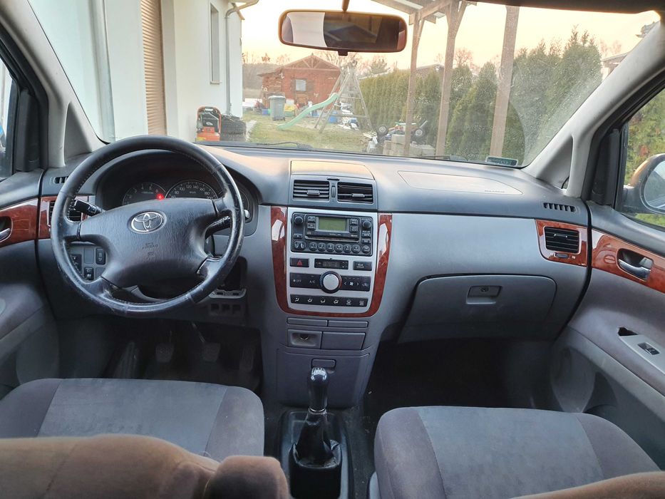 Toyota Avensis Verso