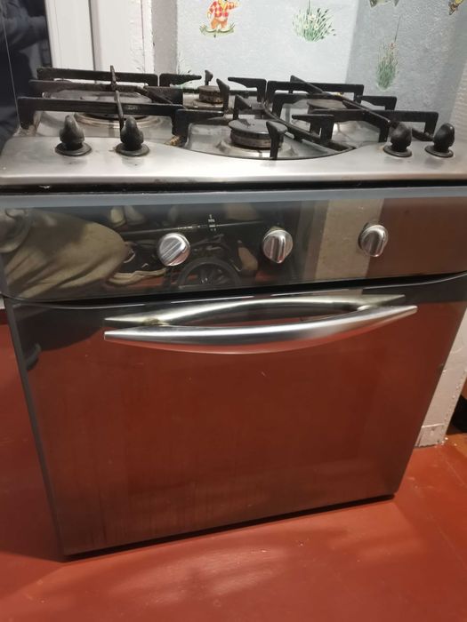 Поиск модели : 
 Духовой шкаф независимый Ariston FD 51