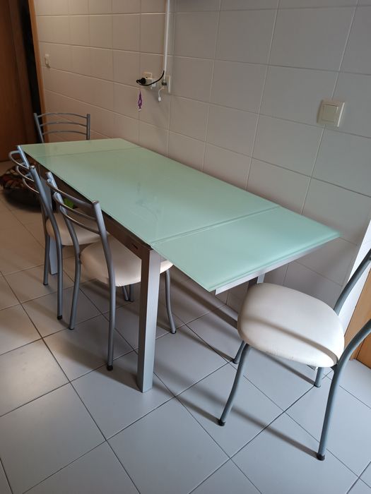 Mesa de cozinha extensível