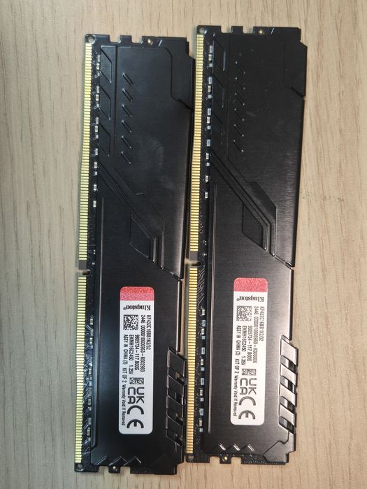 Pamięci RAM kingston FURY DDR4 2x16GB CL32
Na sprzedaż posiadam pamięc