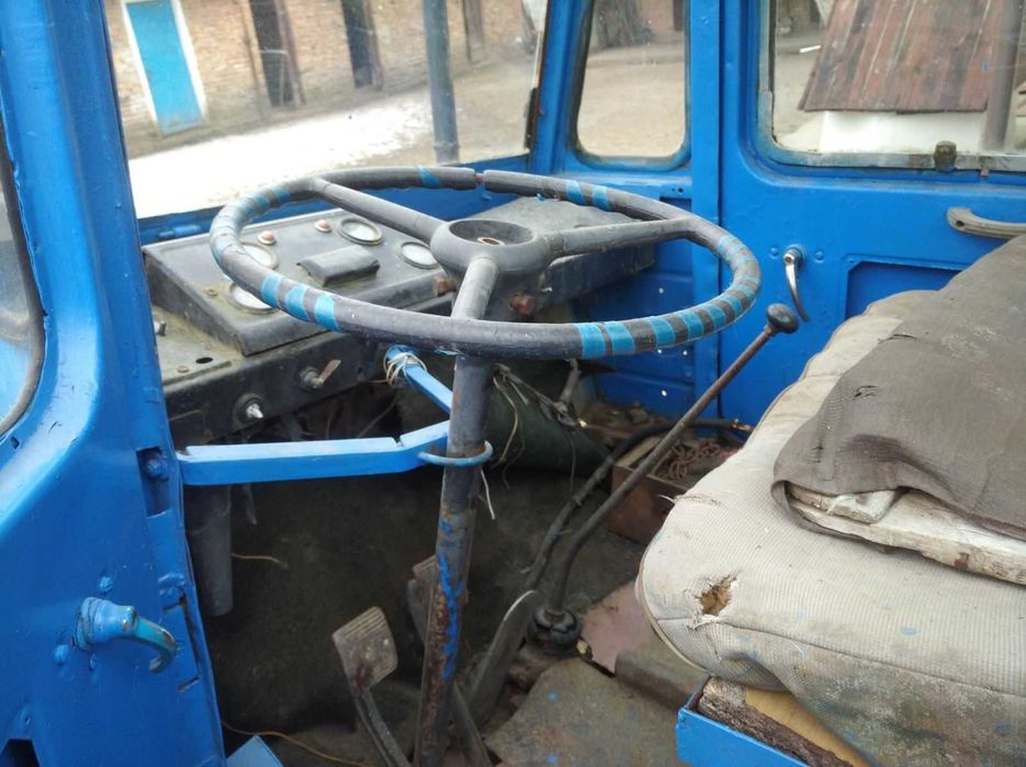 Продається трактор в комплекті