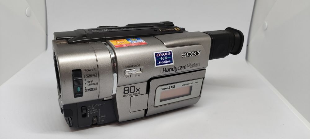 Видеокамера Sony Handycam CCD-TRV48E