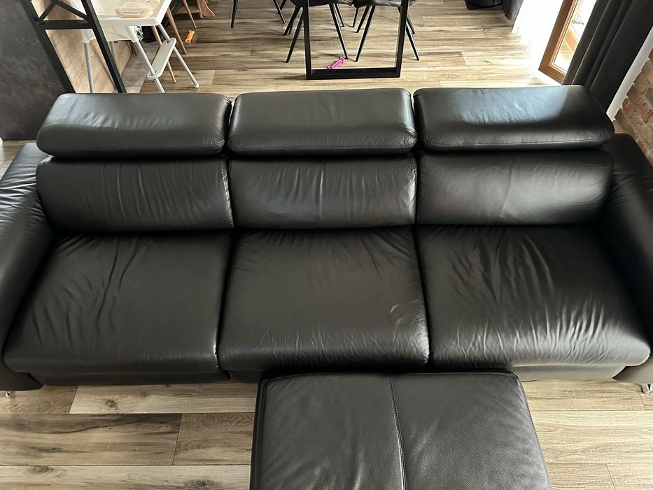 Sofa skórzana Agata Meble  + pufa