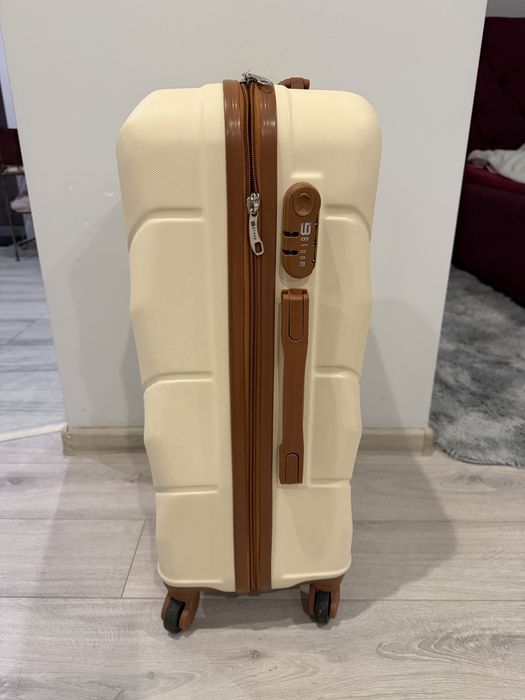 Валіза дорожня Bloom 147 S Молочний