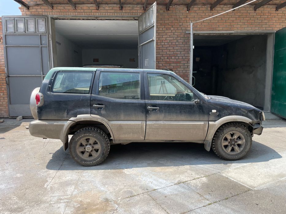 Двері від Nissan Terrano II (R20; 1993—2007)