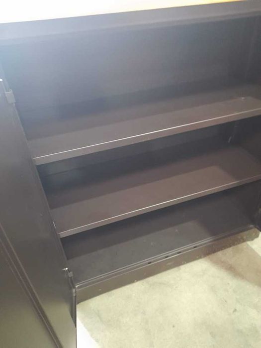 Moveis metálicos castanhos / 1 maior outro mais pequeno