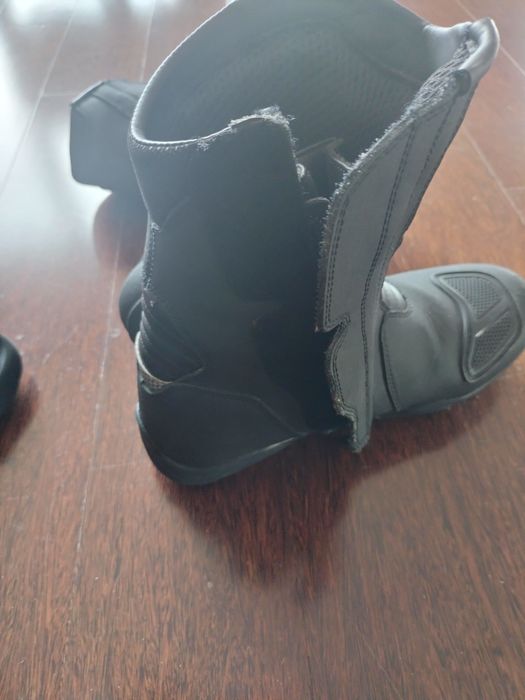 Botas motar de inverno e botas de verão homem e senhora vendo