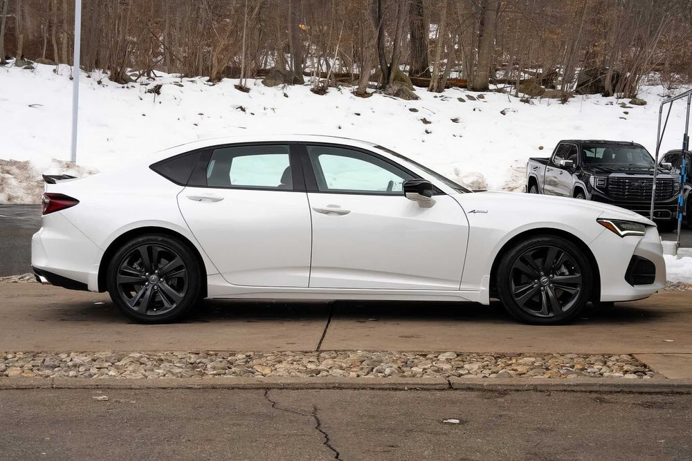 Acura TLX      2023