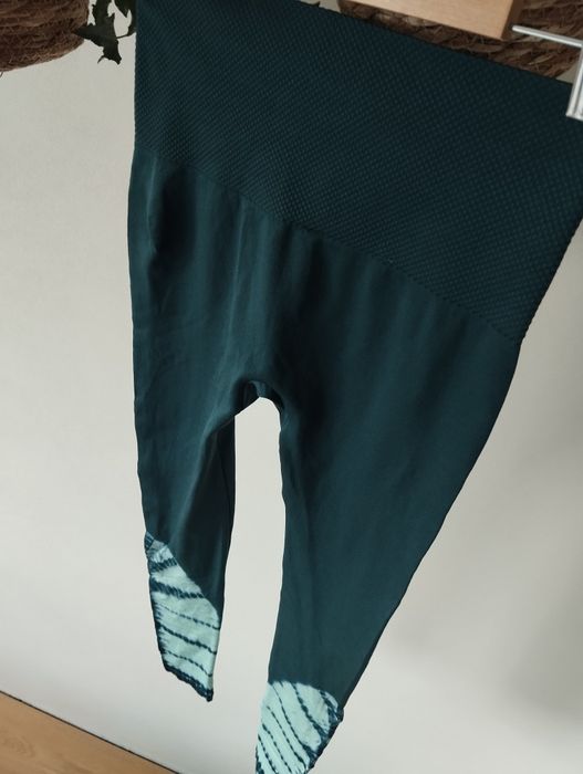 Leginsy damskie, sportowe treningowe, morskie, efekt tie dye