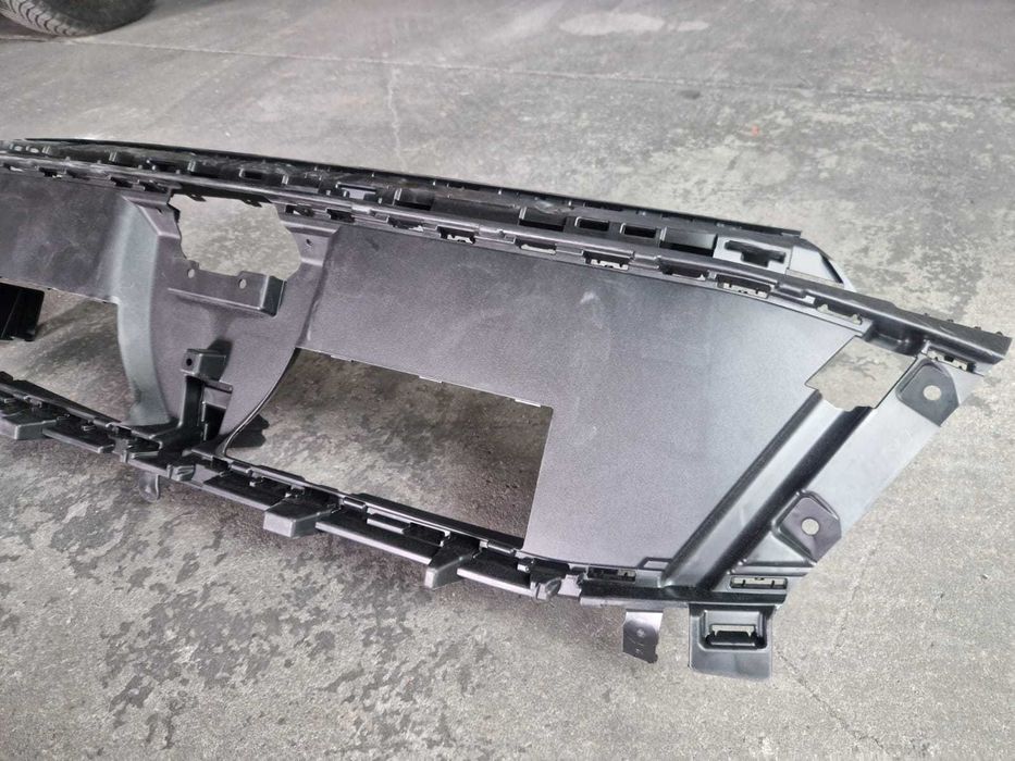 Reforço de Grelha - Peugeot 5008 III
