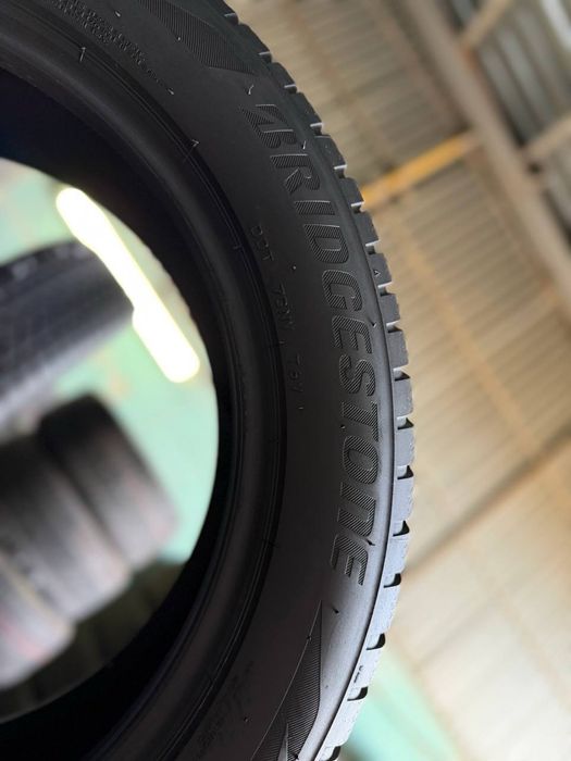235/50R19 Bridgestone 2025p