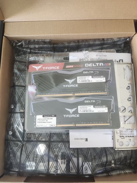 MSI B760M-P DDR4 + 2x 8Gb 3600Mhz T-Force RGB DDR4