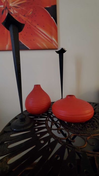 Две вазы подсвечники картина. Композиция.