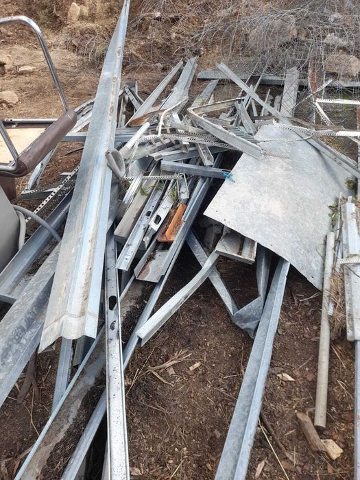 Sucata metais  à venda – conforme fotos.