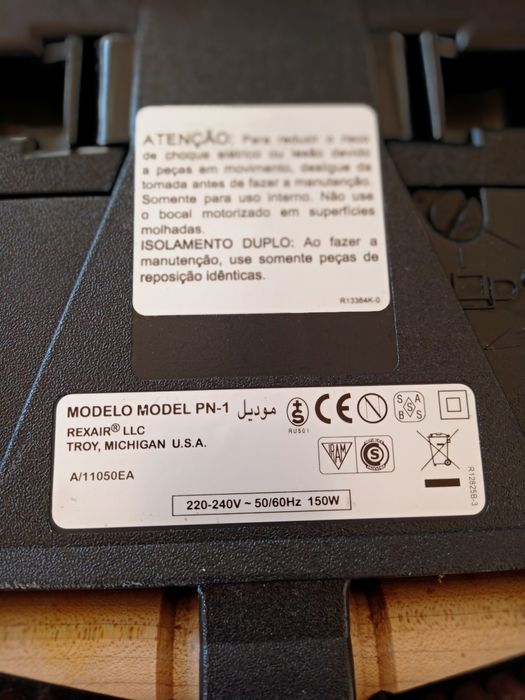 Escova de tapetes Rainbow