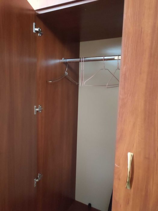 Продаю шкаф платяной