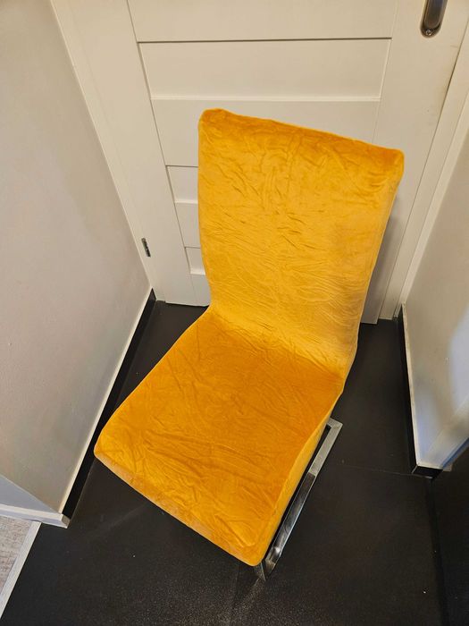 Pokrowce na krzesła miękkie welurowe musztardowe 4 sztuki komplet