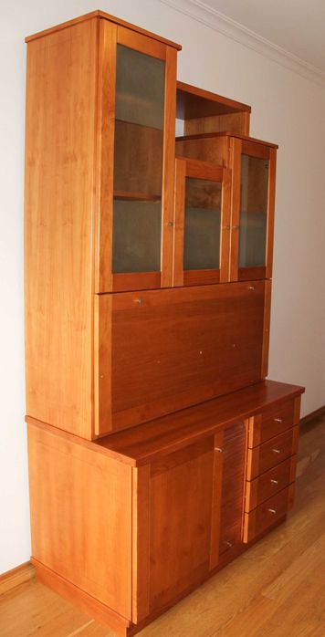 Escrivanhinha e móvel para computador