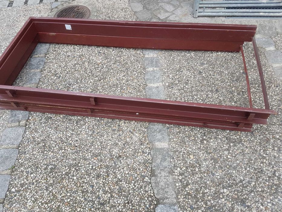Sprzedam ościeżnice metalowe dwie sztuki  80