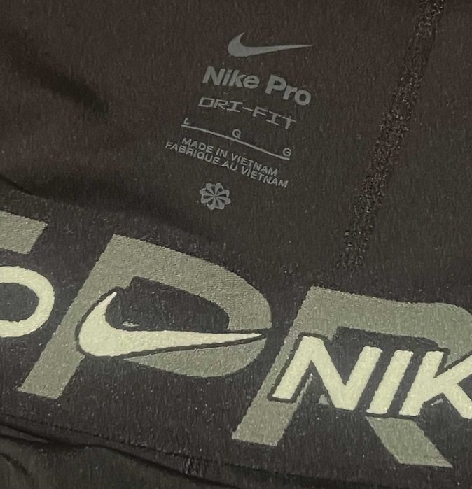 Оригінальні лосини легінси тайтси NIKE свіжа колекція M/L в ідеалі