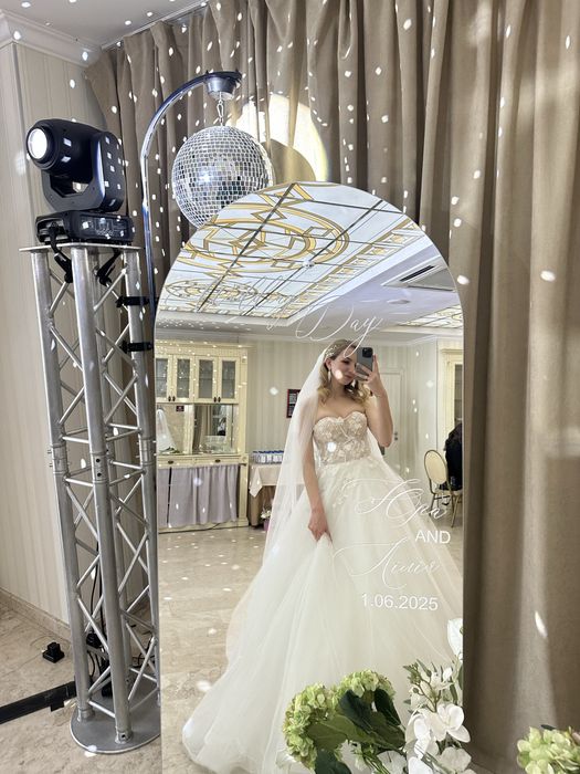 Весільна сукня біла