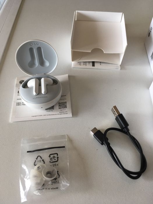 Auriculares LG TONE