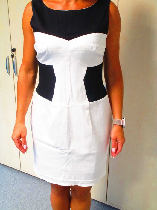 sukienka czarno biała Orsay rozm 36