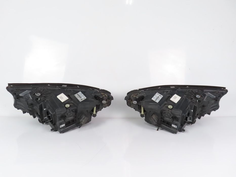 Conjunto Faróis Led Bmw 7 Ref: 63117408715 / 63117408716