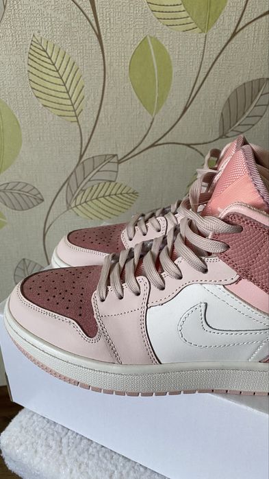 кросівки жіночі Nike 39р.