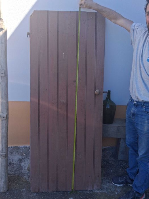 Portas de madeira antigas zona oeste