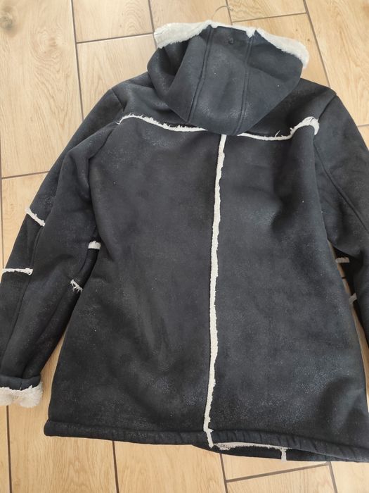 Kożuszek z kapturem C&A