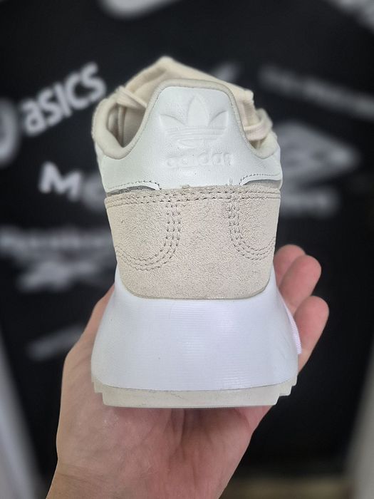 Жіночі кросівки Adidas Retropy F2(Оригінал)38-23,5 і 38,5-24см