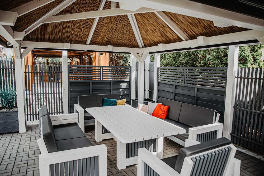 altana drewniana ogrodowa nowoczesna biała