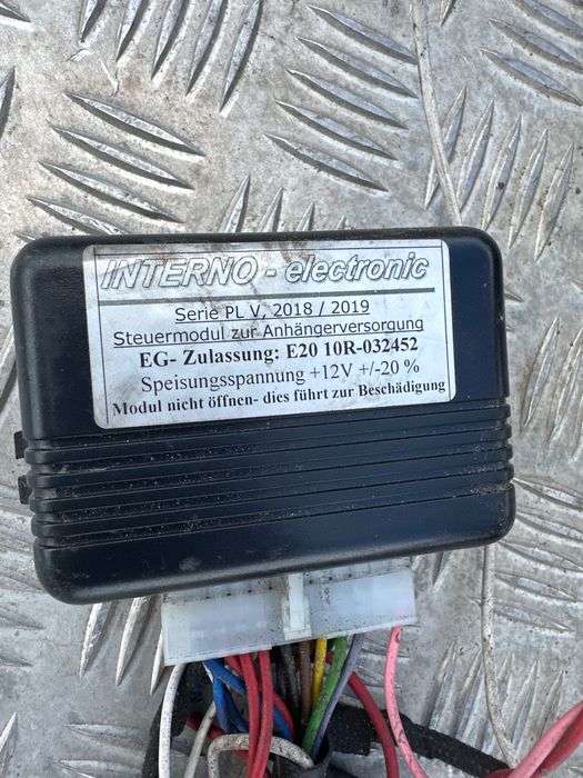 Hak holowniczy BMW e61 e60 wiązka moduł
