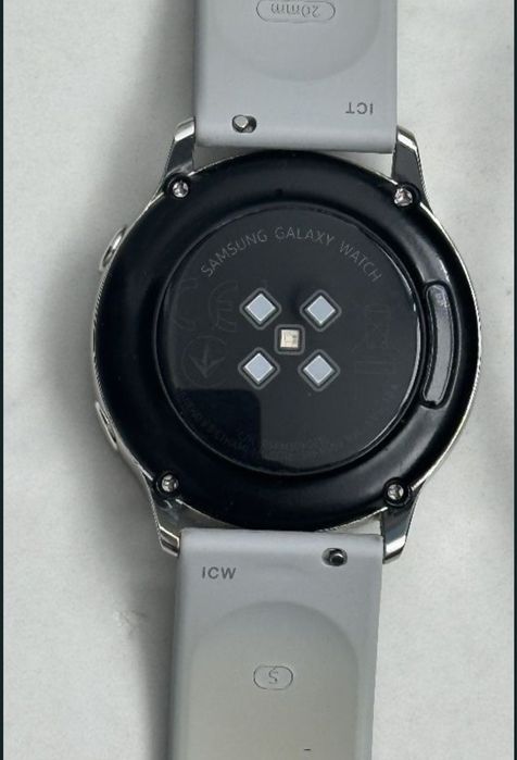 Смарт часи Samsunq Galaxy Watch Active 2 40mm