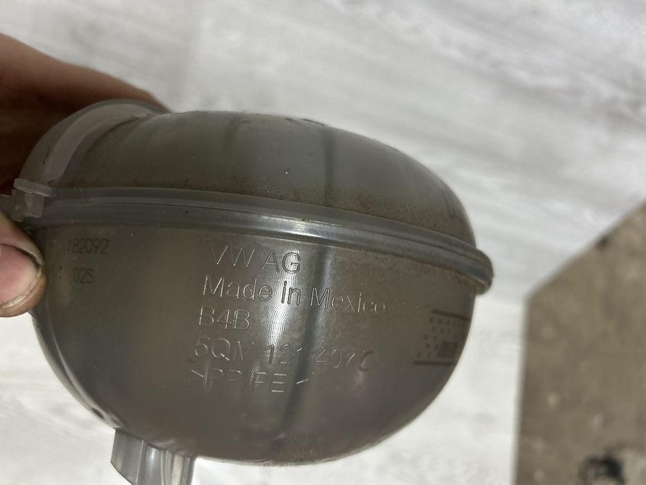 Розширювальний бачок VW Tiguan II 5NA