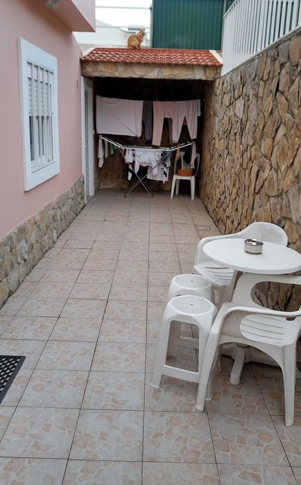 Quarto, individual, perto do Polo Universitário do Alto  Ajuda