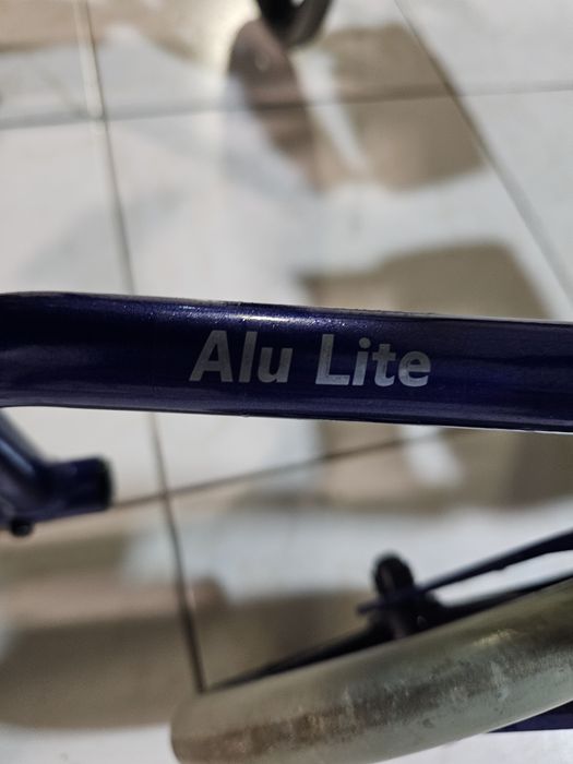 Cadeira de Rodas Invacare Alu Lite