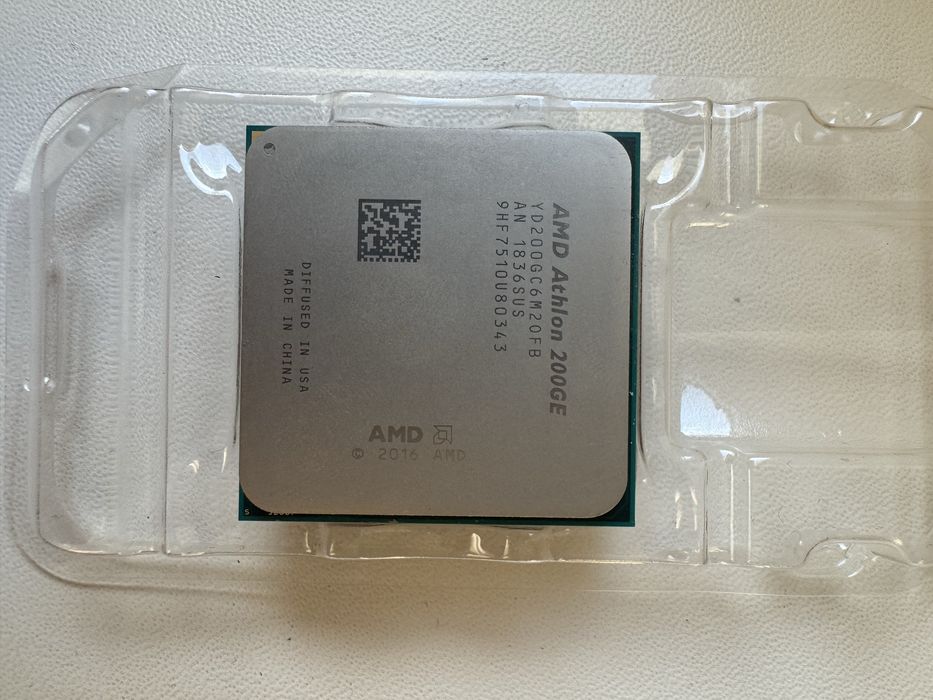 Процесор AMD Athlon 200GE