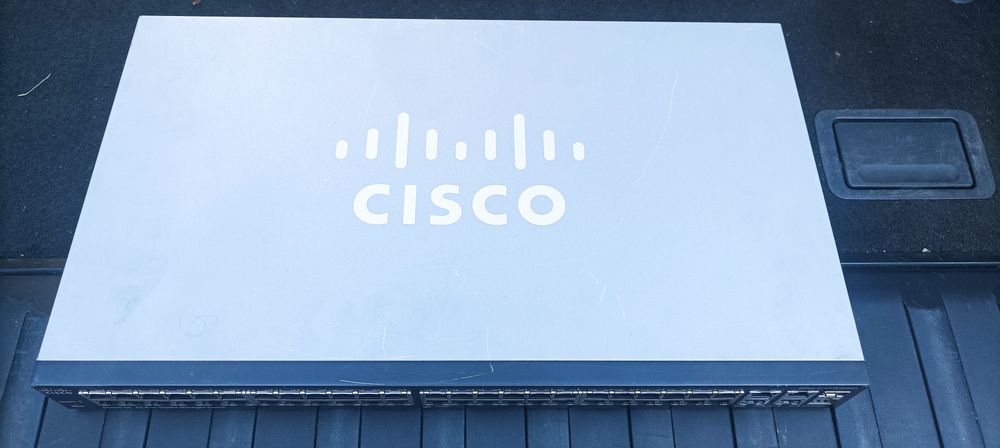 Switch cisco sg300-52