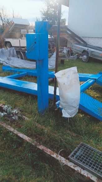 Podnosnik samochodowy 4/kolumnowy