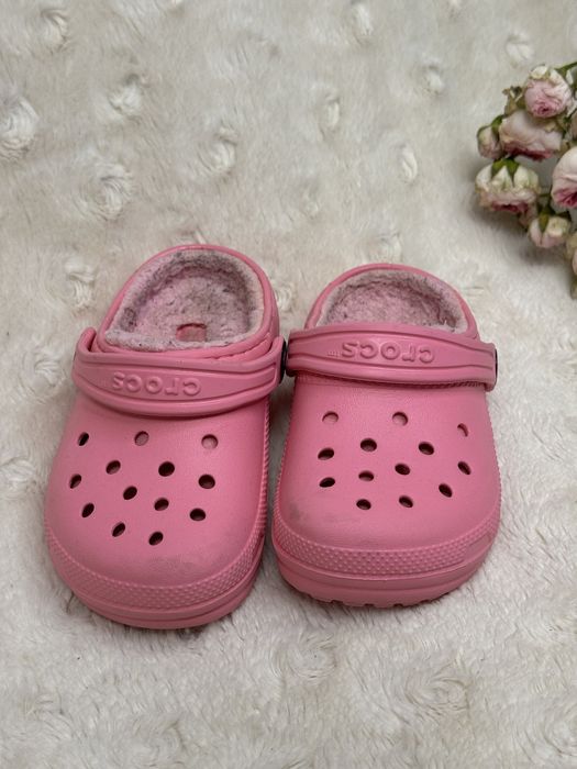 Crocs dziecięce różowe ocieplane C8 kapcie klapki