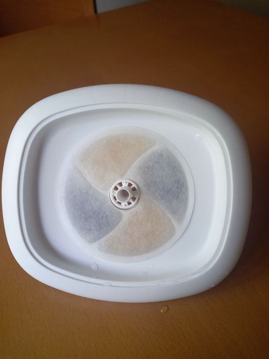 Fonte de água para gato