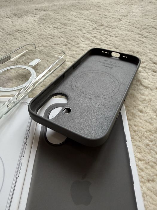 Capas Originais Apple para iPhone 16